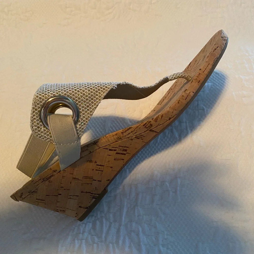 Elegant Wedge Sandals withSilver Accents - Picture 1 of 13